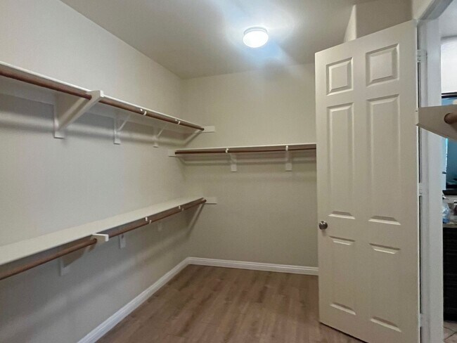 Building Photo - Beautiful San Dimas Home in Gated Community