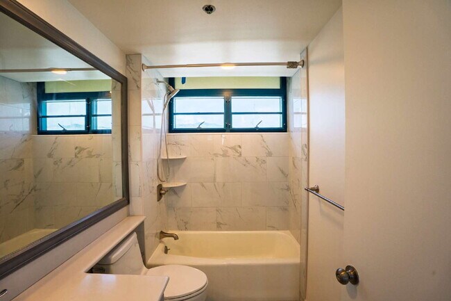 Building Photo - Bright 3-Bedroom Honolulu Condo with 2 Parking Stalls – $3,250/Month