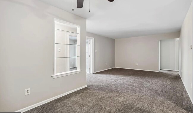 Building Photo - 15 Devon Pl