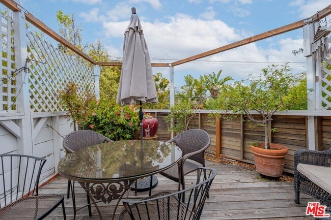 Building Photo - 8318 4th St