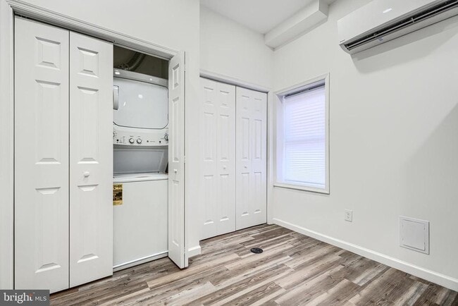 Building Photo - 7 S Carrollton Ave