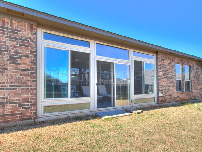 Building Photo - 18008 Jimenez Dr