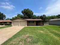 Building Photo - 7605 Deaver Dr