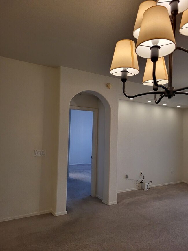 Building Photo - Unfurnished Resort Like Condo available No...