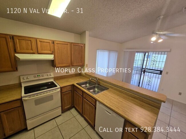 Building Photo - 1120 N Val Vista Dr