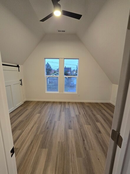 Building Photo - 515 Irving St