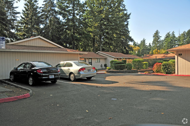 Building Photo - Surrey Square Apartments