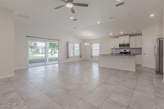 Building Photo - 12613 Itani Ct
