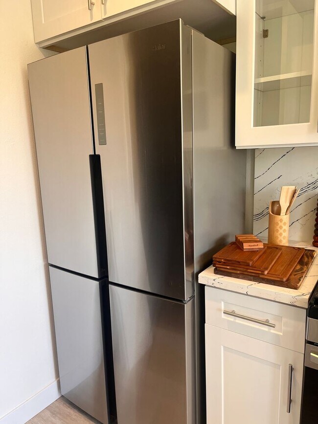 Building Photo - FREE RENT UNTIL JULY 1 2026 You must see this most amazing Clairemont “penthouse” ever!