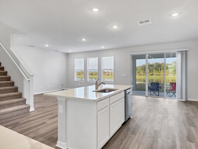 Building Photo - Unfurnished Annual Rental