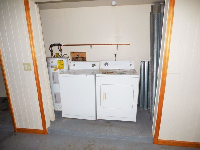 Building Photo - 3074 Broadpoint Dr