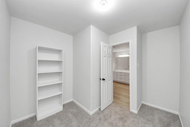 Building Photo - 15218 Taos Creek Ct