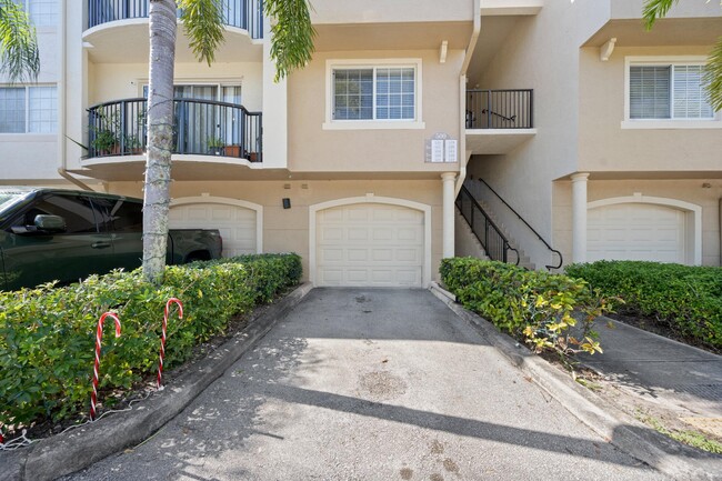 Primary Photo - 500 Crestwood Ct N