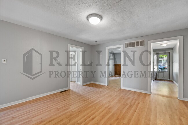 Building Photo - 415 E Vine St