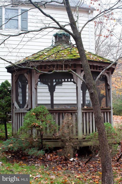 Building Photo - 901 Academy Ln