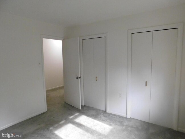 Building Photo - 205 Moore Dr
