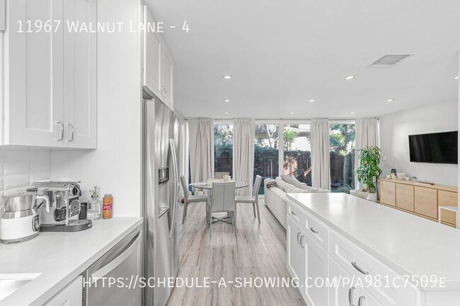 Building Photo - Newly remodeled modern 3 Bed + 2.5 Bath tw...