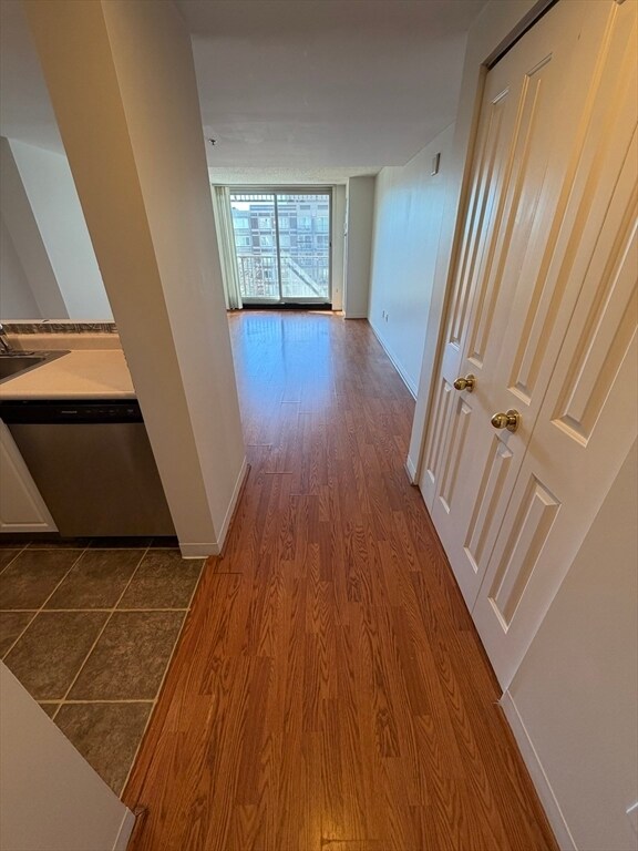 Building Photo - 10 Museum Way