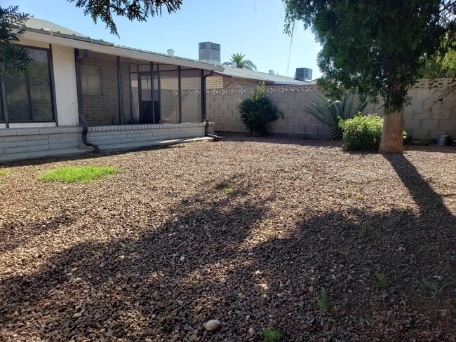 Building Photo - 9626 W Mountain View Rd