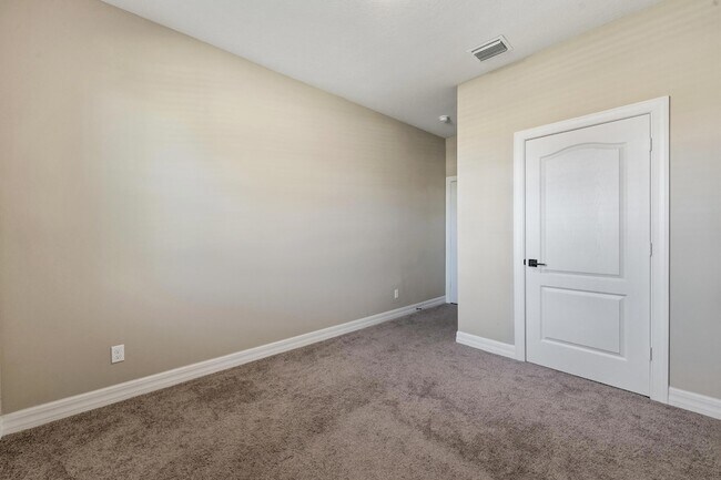 Building Photo - 1817 Party Pl