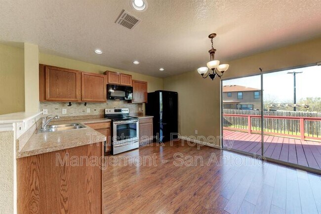 Building Photo - 7927 Horse Hollow