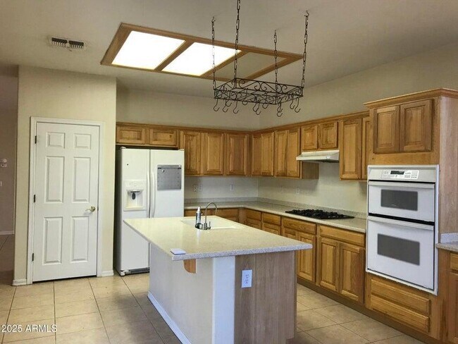 Building Photo - 16804 W Northampton Rd