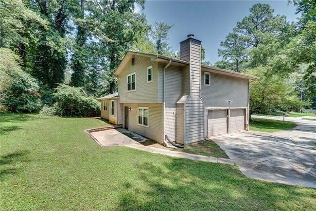 Building Photo - 597 Field Cliff Dr
