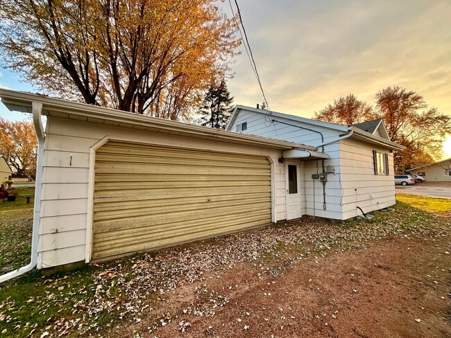 Building Photo - 1 Bed 1 Bath Single Family Home in Stratford