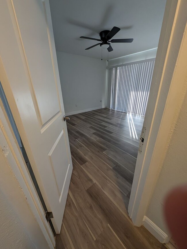 Building Photo - Remodeled and spacious 2 bedrooms with pat...