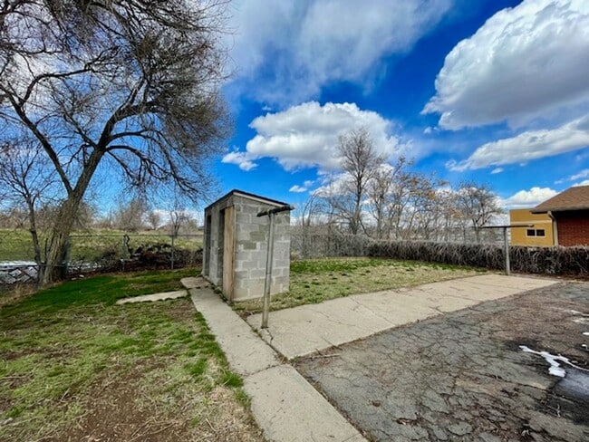 Building Photo - Remodeled Ranch Duplex