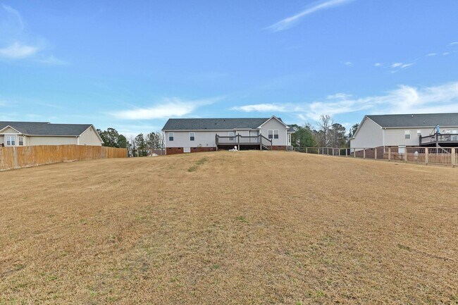 Building Photo - 213 E Ridge Ct