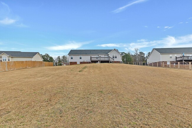 Building Photo - Modern Farmhouse Style with LARGE fenced yard