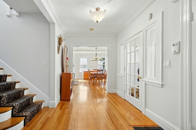 Building Photo - 231 Lagrange St