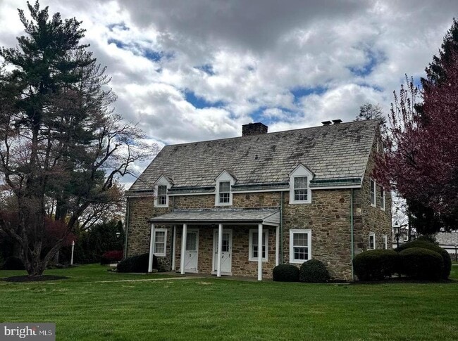 Building Photo - 3700 Albidale Dr