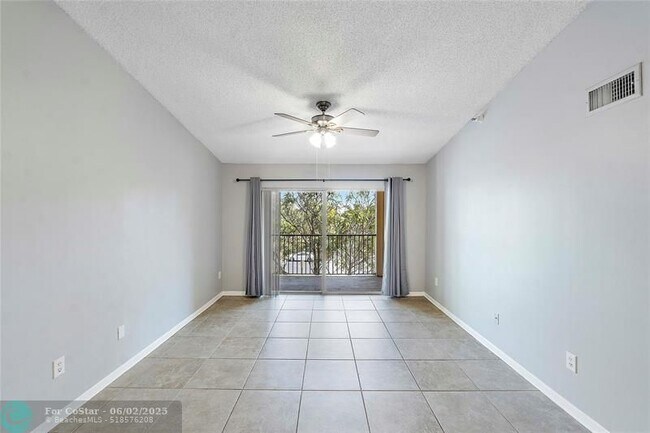 Building Photo - 120 Yacht Club Way