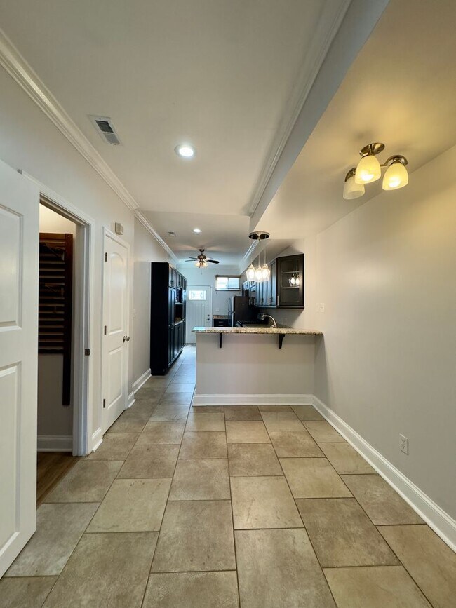 Building Photo - Beautiful 3Bed/2.5Bath Home in the City