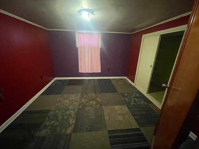 Building Photo - 128 W Paxton Avenue