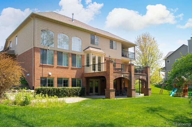 Building Photo - 4906 Stonehenge Dr