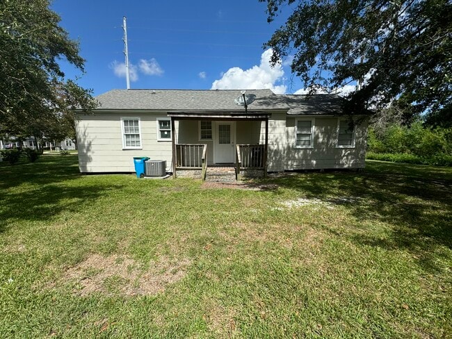 Building Photo - 1210 Live Oak Ave