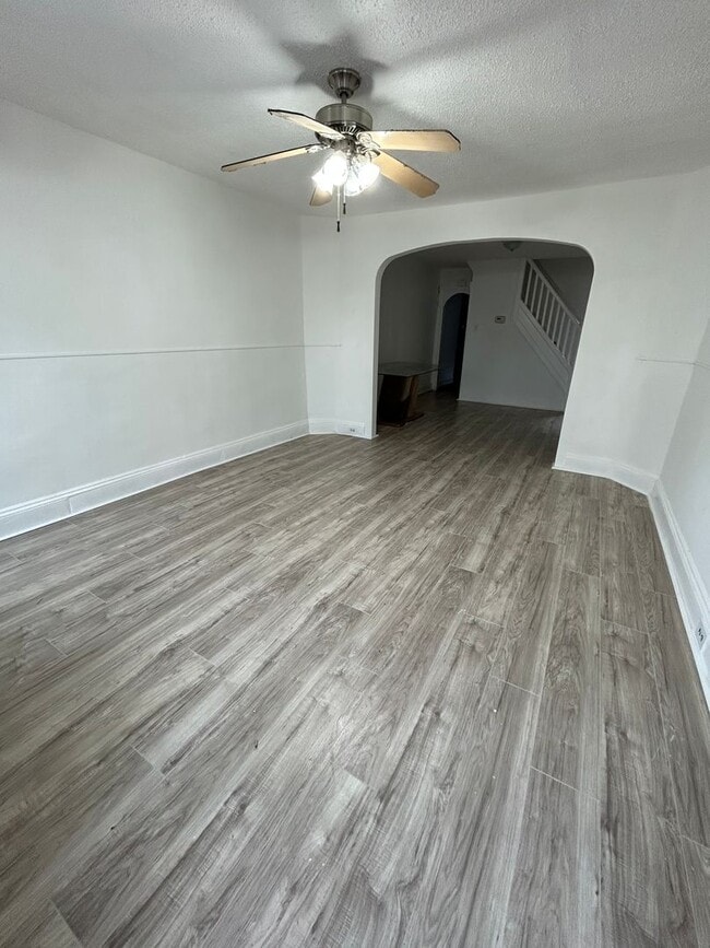 Building Photo - 39 Adeline St