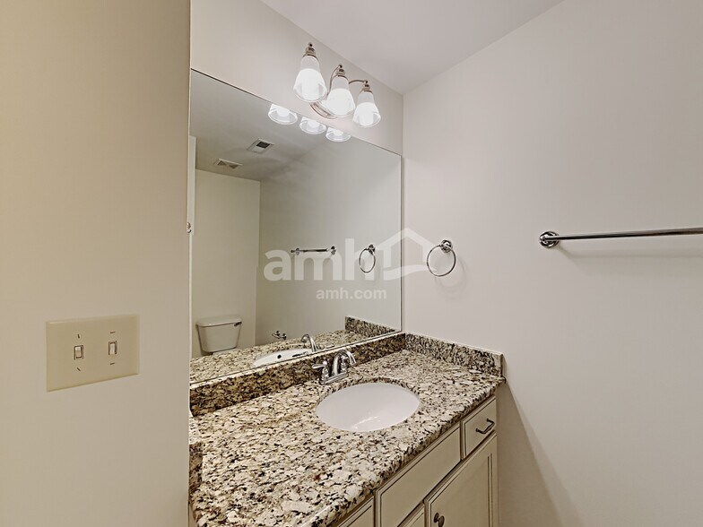 Building Photo - 756 Varina Ln