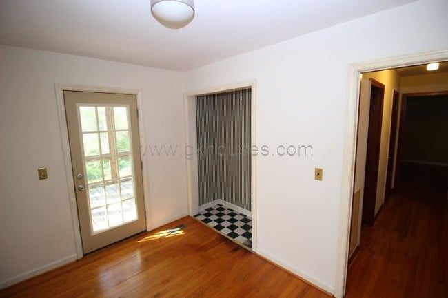 Building Photo - 1434 Ely Rd