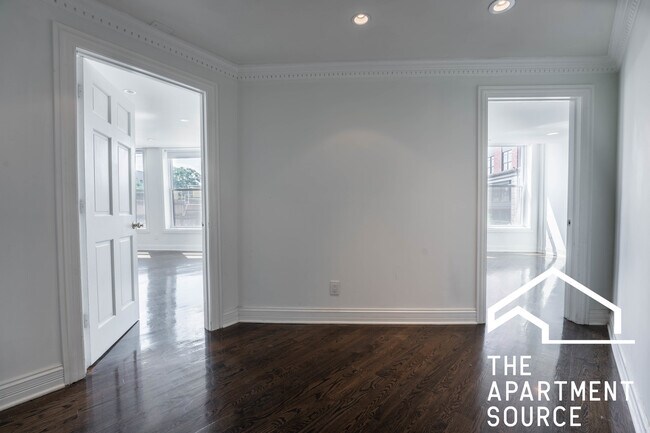 Building Photo - 2450 N Milwaukee Ave