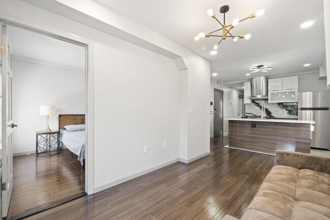 Building Photo - 232 1st St