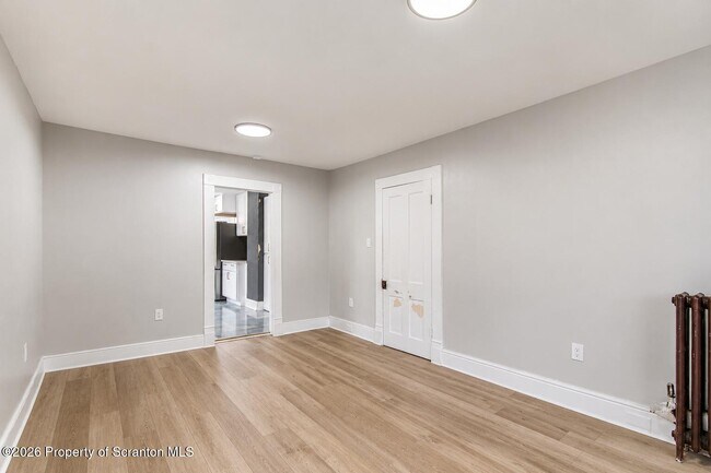 Building Photo - 1729 Sanderson Ave