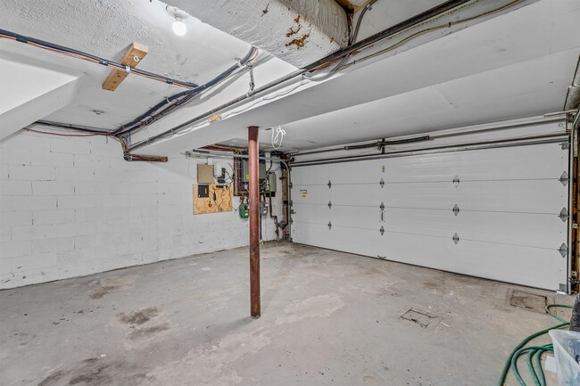 Building Photo - 336 Winfield Ave