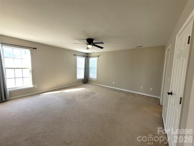 Building Photo - 2728 Sunberry Ln NW