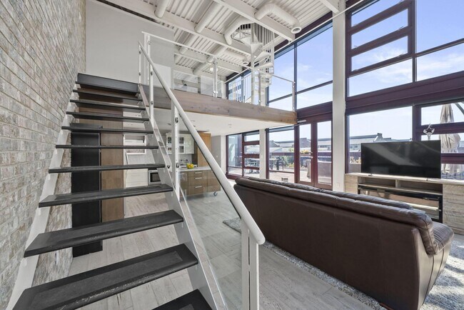Building Photo - 367 Auden Ave
