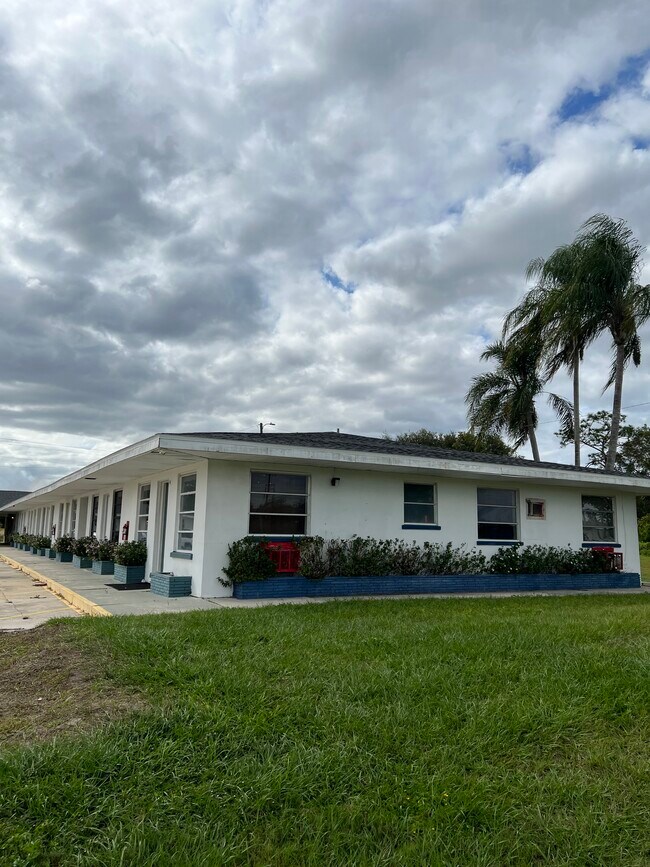 Building Photo - JJ'S Motel