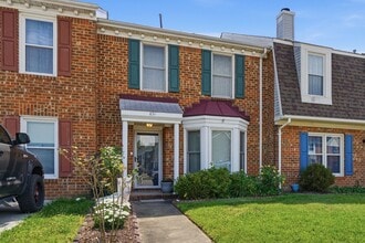 Building Photo - A gem in Knells Ridge!